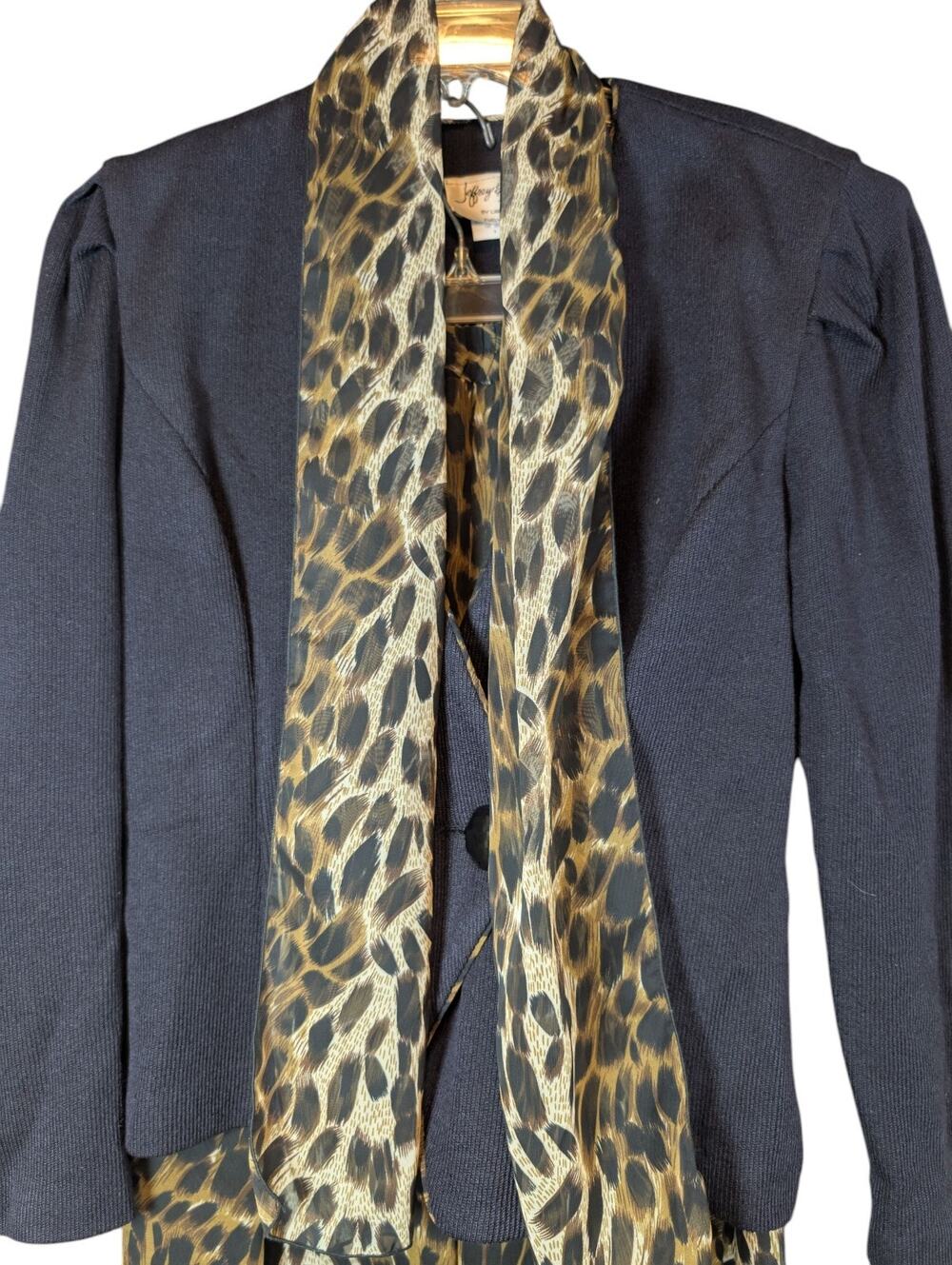 VTG Jeffrey & Dara 3 Piece Set Size 8 Blazer Pants Scarf Leopard Cheetah Classy